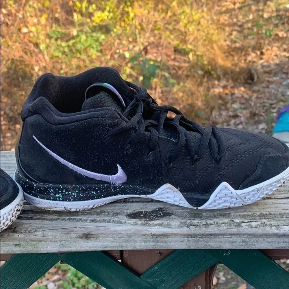Nike Kyrie 4 GS Sneakers Sz 5Y